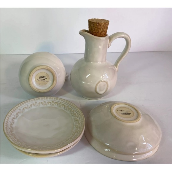 Set of Pottery Barn Oil & Vinegar Cruets, 4 Dipping Plates and Metal Caddy - Picture 3 of 13